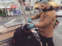Fryzjer odmienia życie bezdomnych