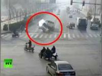 Chinese flying cars: Fallen rope causes ‘paranormal’ accident