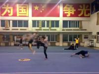 Chińscy akrobaci w akcji
