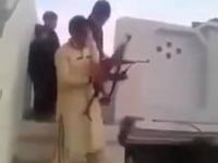 AK-47 w rekach Araba. Co może pójść nie tak?
