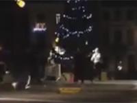 Imigranci muzułmańscy w Brukseli spalili choinkę noworoczną, gdyż obrażała ich uczucia religijne