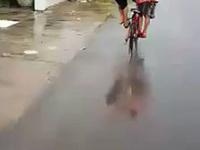 W Indiach na rowerze jeździ się tak!