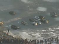 Kilkanaście pojazdów zanurkowało w Jeziorze Genewskim