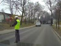 Gdańsk -poranna akcja kontroli trzeźwości na drogach.