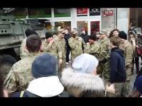 Polski nastolatek zawstydza amerykańskich żołnierzy