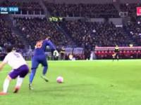 Odważne zagranie Wojtka Szczęsnego w meczu Roma - Fiorentina