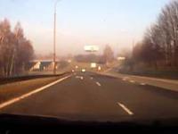 Debil z Golfa 4 Zajeżdza drogę S86 w kierunku Katowic powodując wypadek