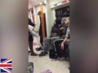 Londyn - muzułmanki wyzywają białą dziewczynę w metrze