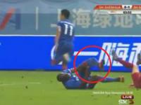 Bardzo nieprzyjemne złamanie nogi w Chińskiej super lidze
