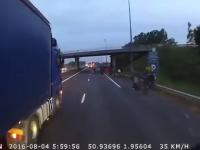 Calais - atak imigrantów na ciężarówkę