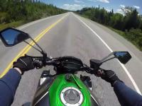 Reakcja motocyklisty na ominięcie przeszkody w postaci łosia