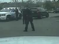 USA: Czarnoskóry facet prowokuje policjanta do użycia siły