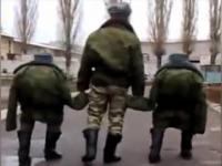 Żołnierze karły - fajna zabawa w rosyjskim wojsku :)