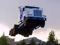 Najdłuższy skok ciężarówką na świecie