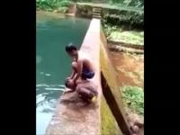 Dziwny skok do wody