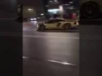 Wypadek złotego Lamborghini Aventador Warszawa