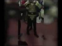 Atak młotkiem w chińskim metrze // Hammer attack in subway [ENG SUB]