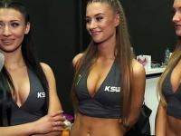 Nowa ring girl skradła show