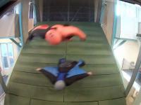 A latanie (wingsuit) ćwiczę tak!