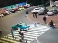 Fatalny wypadek na przejściu gdzieś w Chinach