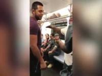 Gościu szuka guza w metrze