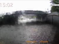 Gwałtowna ulewa momentalnie zalewa tramwaj w Łodzi