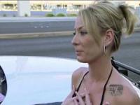 Kobiety w bikini zatrzymane przez policję za jazdę rozbitym samochodem