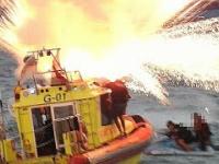 Gdynia- eksplozja fajerwerków na łodzi WOPR-u.