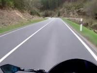 Motocyklista o mały włos nie ginie w wypadku