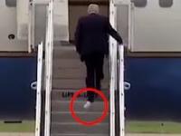 Trump a eu un léger souci de papier collé à la chaussure