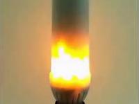 Nastrojowe LED-owe żarówki imitujące płomień