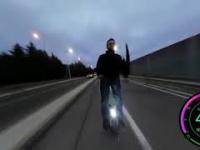 Awaria Monocycle z prędkością 50 km