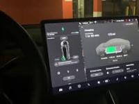 Zhackowana Tesla Model 3 działa na Ubuntu