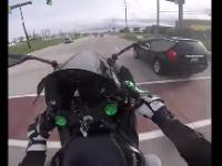 Karma dogania motocyklistę