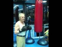 Eder Jofre - czy mistrz boksu w wieku 77 lat da radę jeszcze się bić?