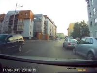 Idiota w Mercedesie i pościg policji