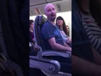 Polski pasażer kłóci się w samolocie