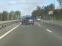 Szeryf z Rosji zalicza dachowanie przy 170 km/h