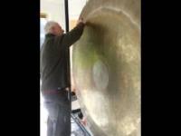 Testowanie wielkiego gongu