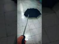 „Kupiłem sobie parasol z Chin”