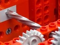 Lego VS metalowy pręt?