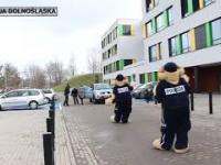 Policjanci zagrali dla chorych dzieci z „Przylądka Nadziei”