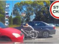 Dziecko wpada między dwa auta - ku przestrodze