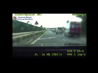 Szeryf drogowy z ciężarówki zajechał drogę…policjantom