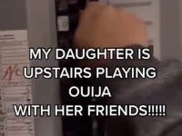 Tata dowcipniś - Ouija