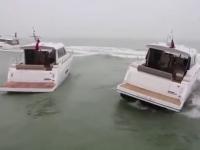 Porównanie łodzi ze stabilizatorem oraz tej bez stabilizatora