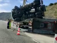 Podnoszenie przewróconej ciężarówki