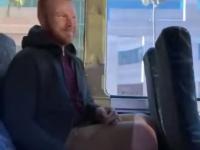 Co zrobić aby nikt nie usiadł na pustym miejscu koło ciebie w autobusie