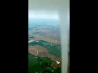 Pilot przeleciał obok tornada