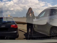 Pani z BMW nie mogła wyczekać 23 sekund aż kursantka nauki jazdy włączy się do ruchu